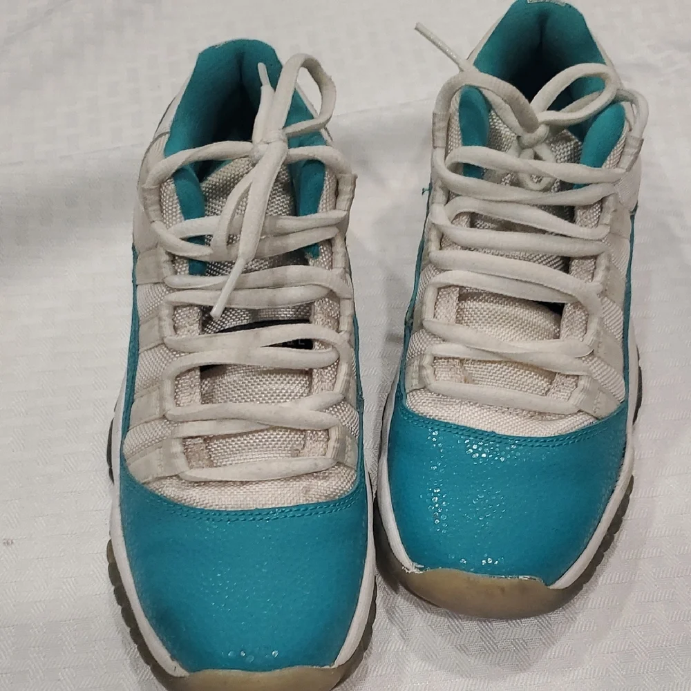 Jordan 11 Retro Low Aqua Safari - Picture 10 of 12